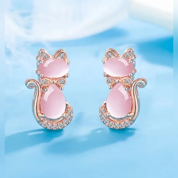 Cute Small Cat Design Stud Earrings - Picture 5 of 6